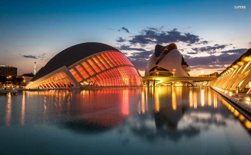 Apartamento Cerca De La Playa Y Ciudad De Las Ciencias Valencia Luaran gambar